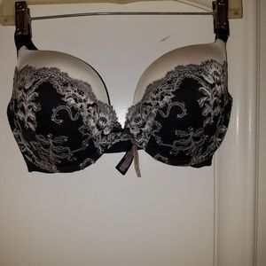 Victoria Secret Black and White Push Up 36DD Bra